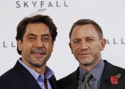 Javier Bardem y Daniel Craig durante la presentación oficial de "Skyfall" en noviembre pasado. Bardem será el nuevo villano